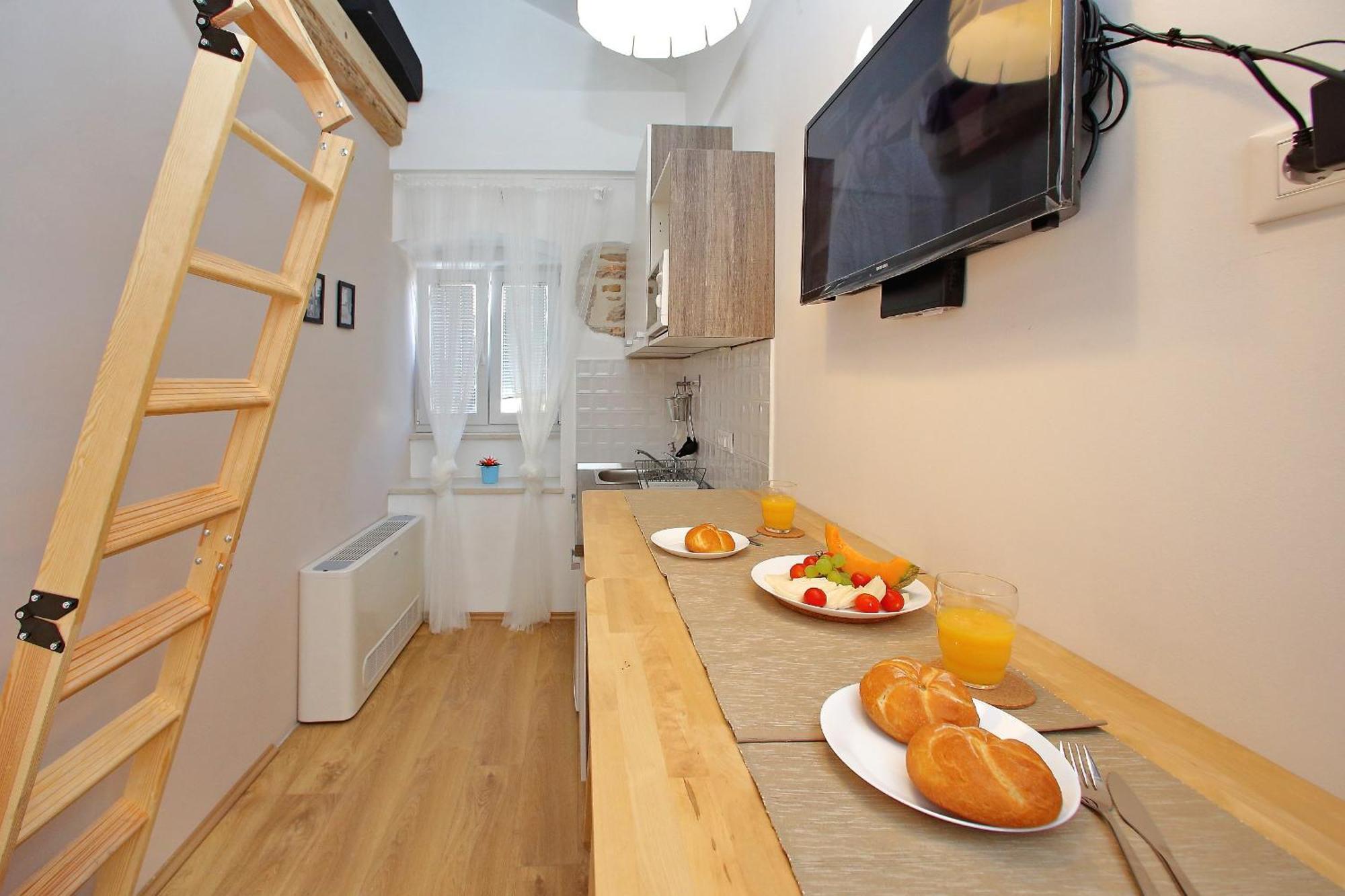 Guverna New Apartment